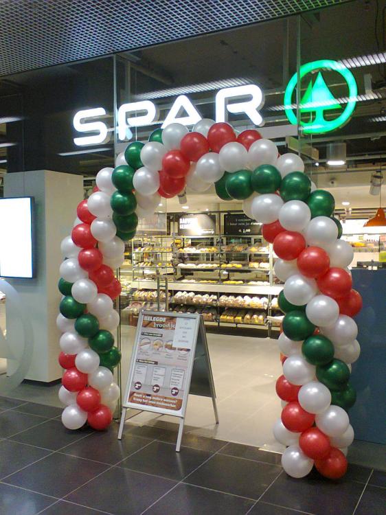 ballonnenboog opening Spar te Den Haag